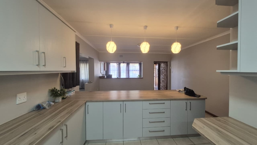 3 Bedroom Property for Sale in Meiringspark Western Cape
